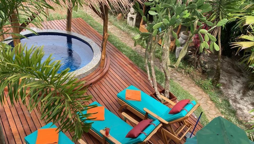 Casa Mambo Bed & Breakfast Cahuita Exterior photo