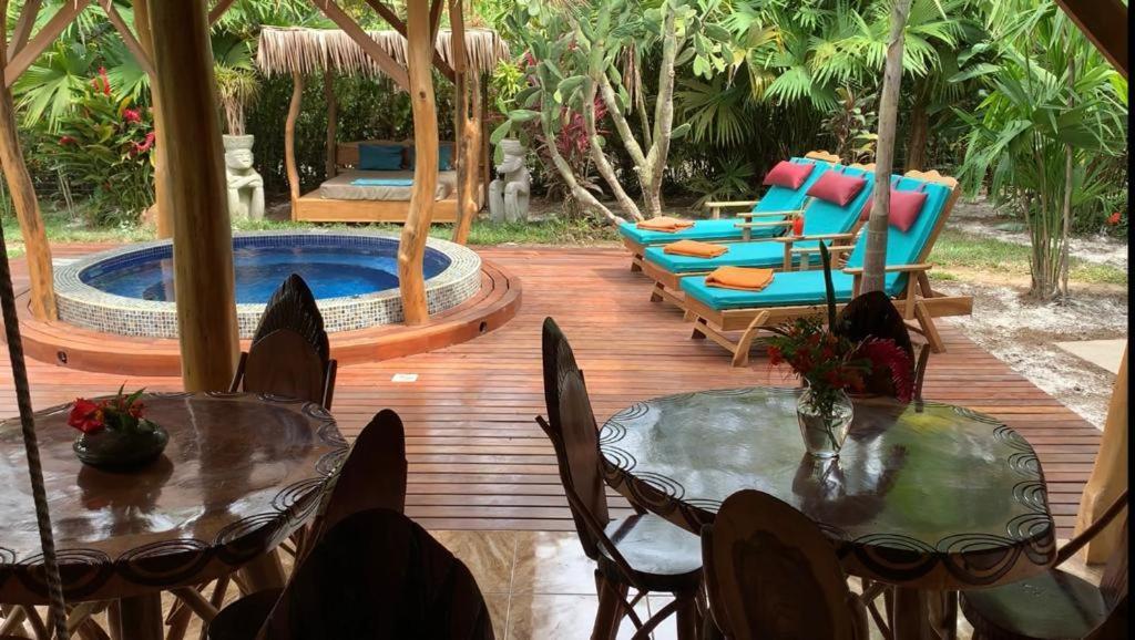 Casa Mambo Bed & Breakfast Cahuita Exterior photo
