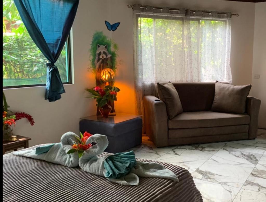 Casa Mambo Bed & Breakfast Cahuita Exterior photo
