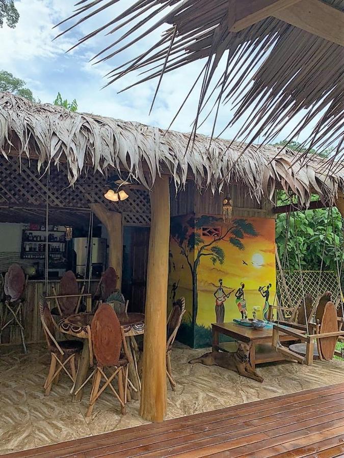 Casa Mambo Bed & Breakfast Cahuita Exterior photo